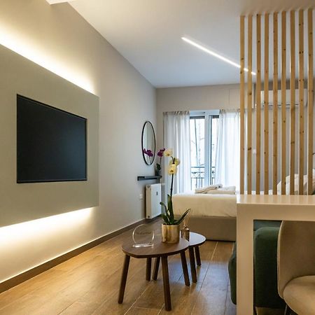Elegant Suite - Пирей Экстерьер фото