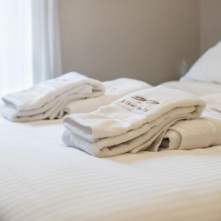 Elegant Suite - Пирей Экстерьер фото