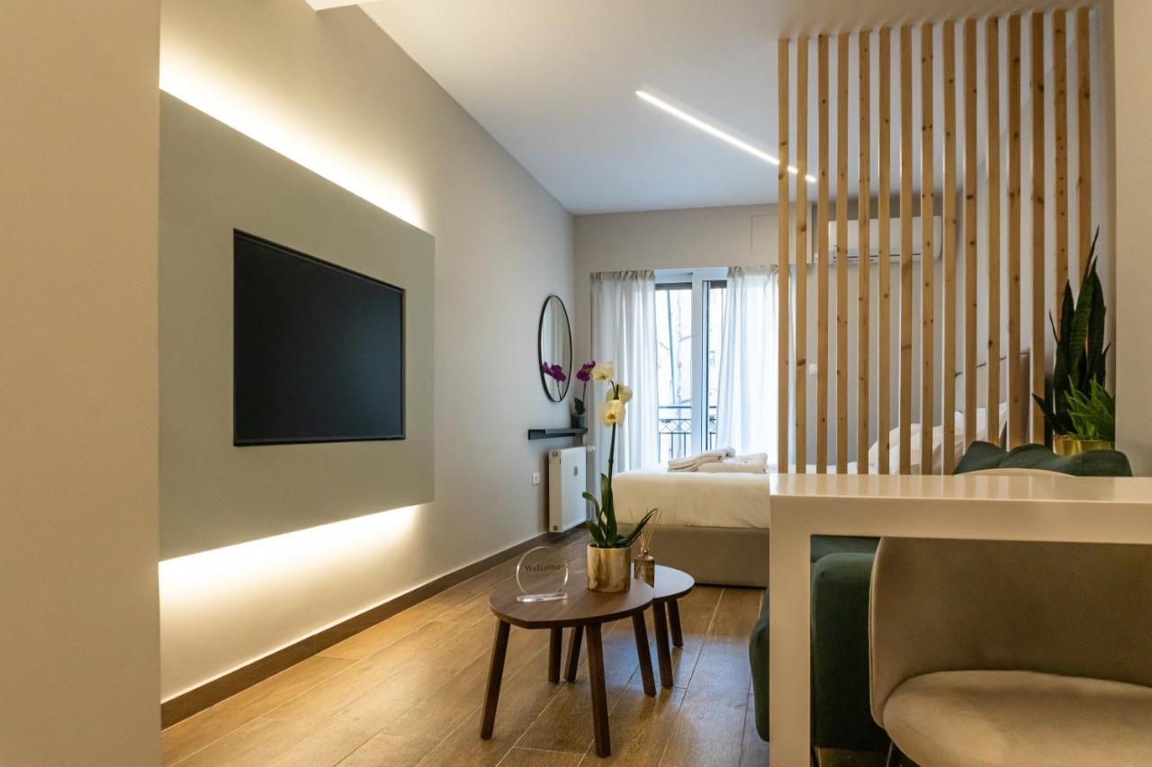 Elegant Suite - Пирей Экстерьер фото