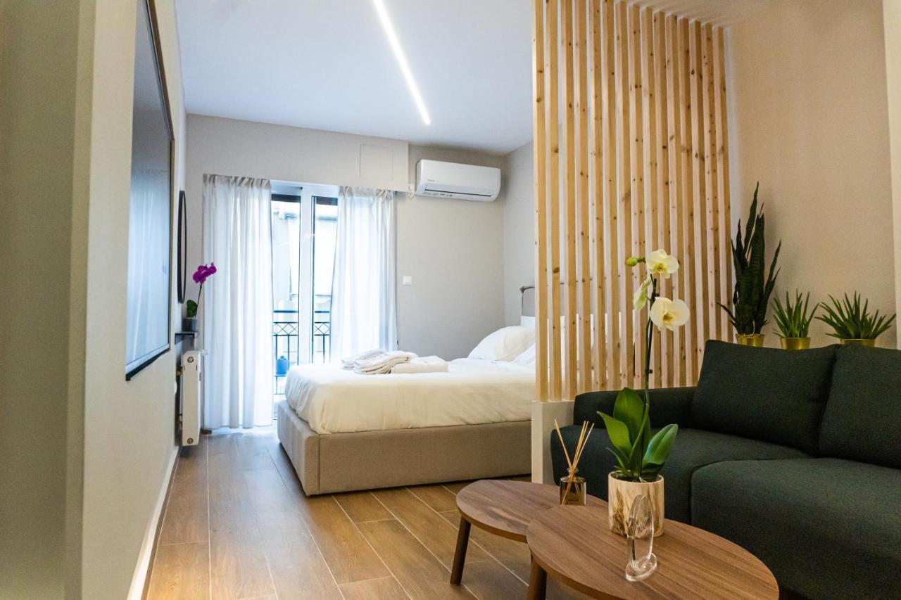 Elegant Suite - Пирей Экстерьер фото